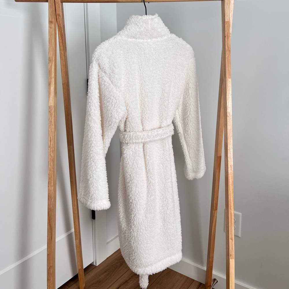 Pottery Barn Robe - Picture 2 of 3